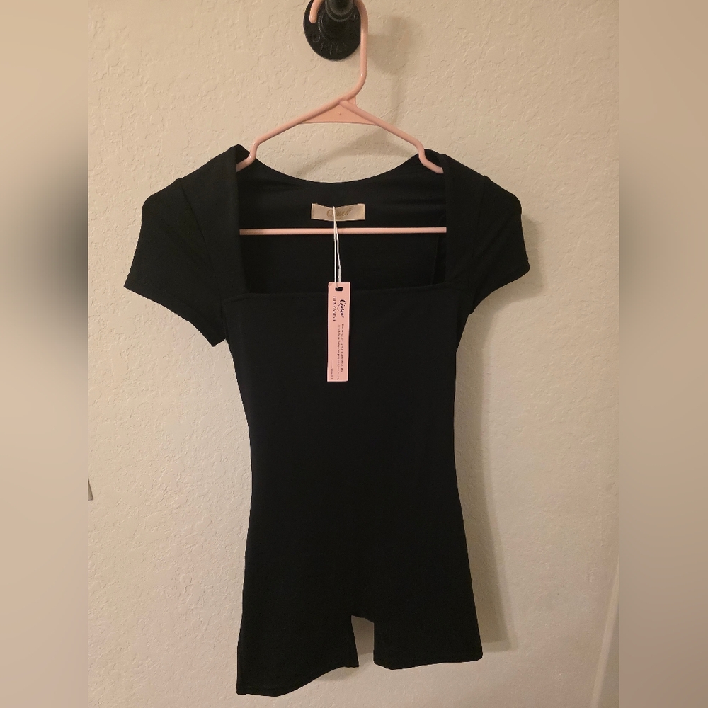 Qinsen Black Short Sleeve Bodysuit Really Comfy And Cute My Torso Is Medium.